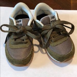 Like NEW! Worn twice!! New Balance Toddler Size 7